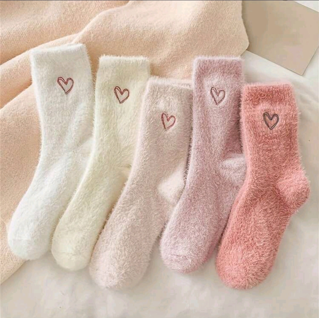 5 Pairs Of Fussy Embroidery Heart Adorable Socks