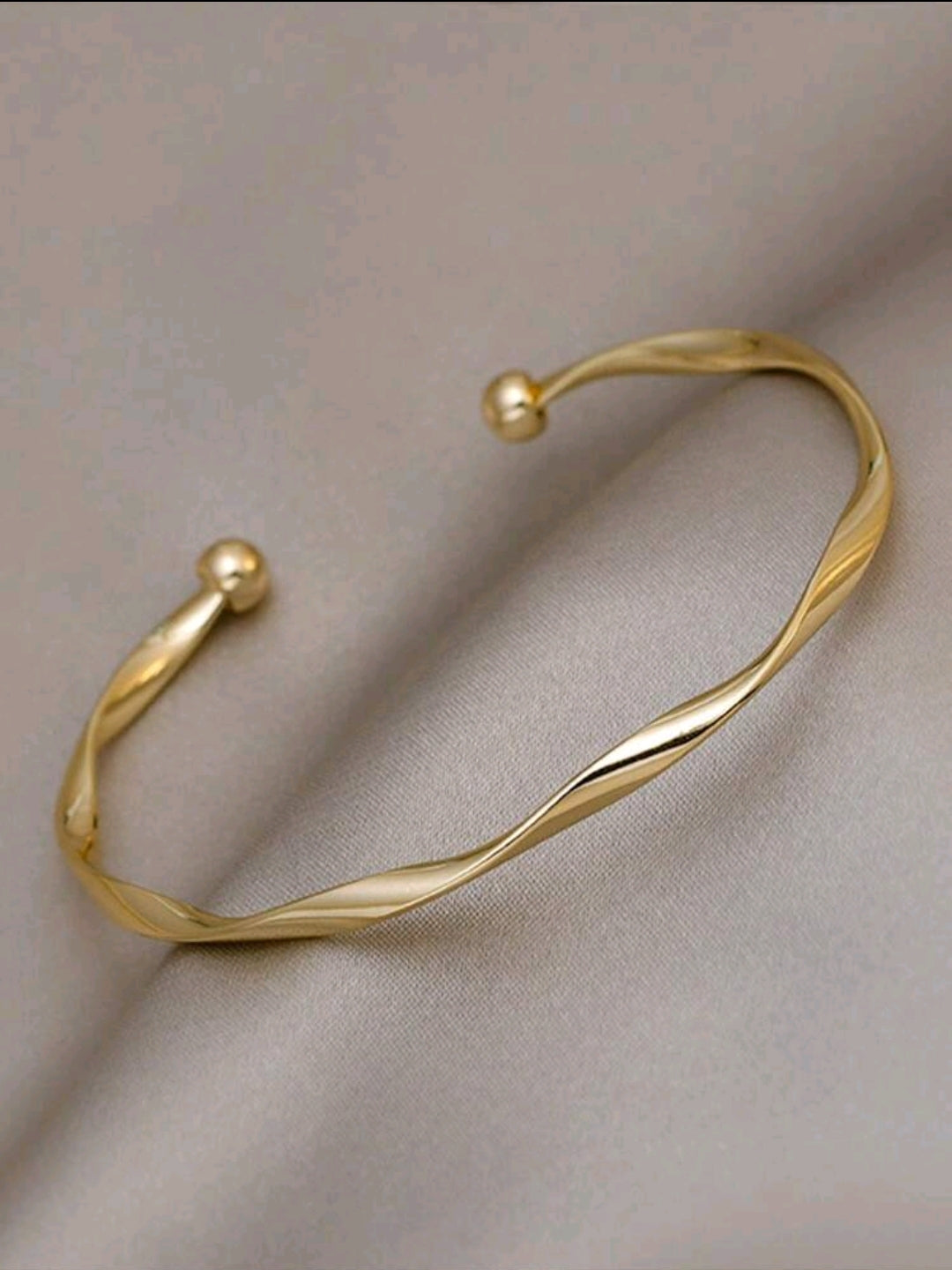 Twine Gold Adjustable Everyday Bracelet
